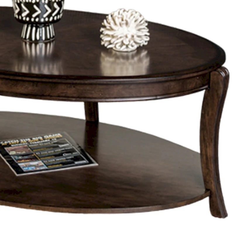 Table basse ovale noyer marron avec étagère ouverte, style transitionnel