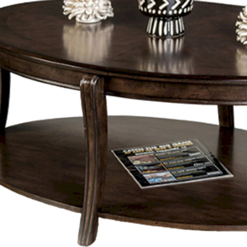Table basse ovale noyer marron avec étagère ouverte, style transitionnel