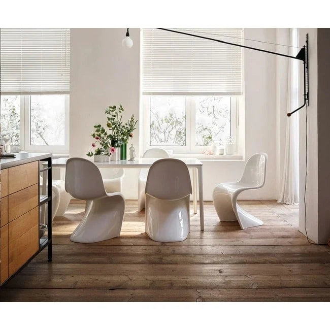 Chaise empilable lustrée, noire et blanche, lot de 4
