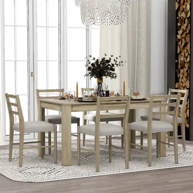 Ensemble table de salle à manger extensible en bois naturel, lavé et marron/blanc, avec 6 chaises, pouvant accueillir jusqu'à 8 personnes.