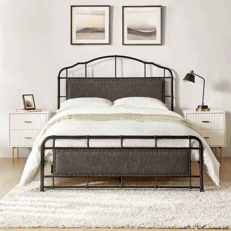 Lit plateforme en métal industriel avec tête de lit haute – Beige / Marron / Rayures, Queen, 1-2 personnes