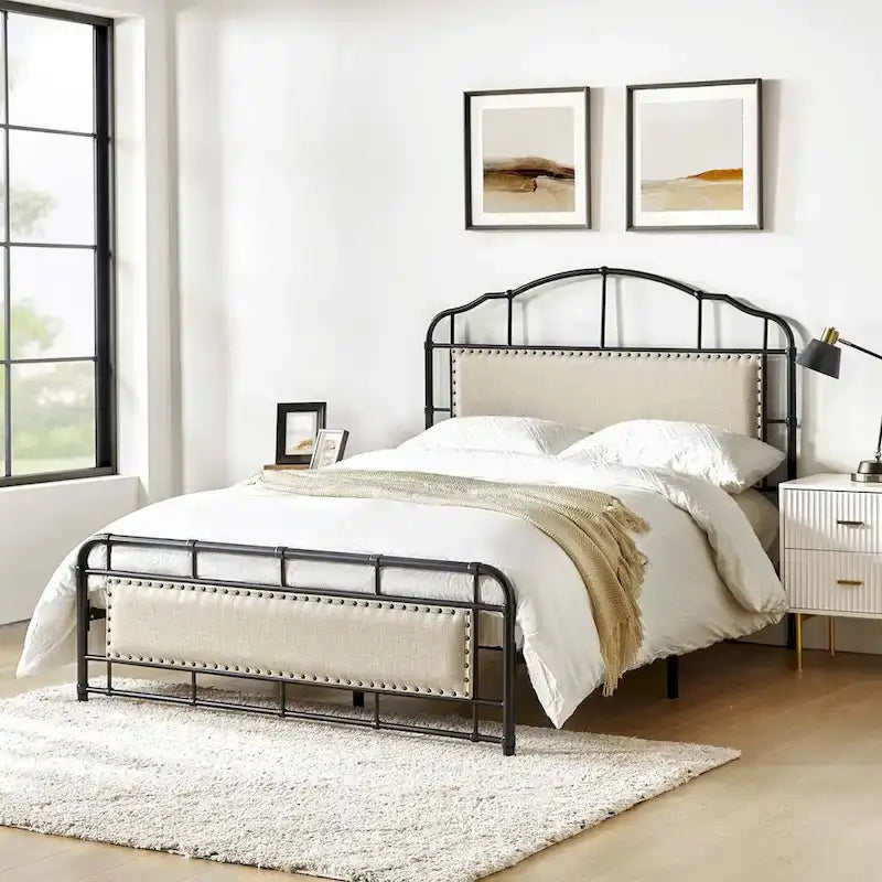 Lit plateforme en métal industriel avec tête de lit haute – Beige / Marron / Rayures, Queen, 1-2 personnes