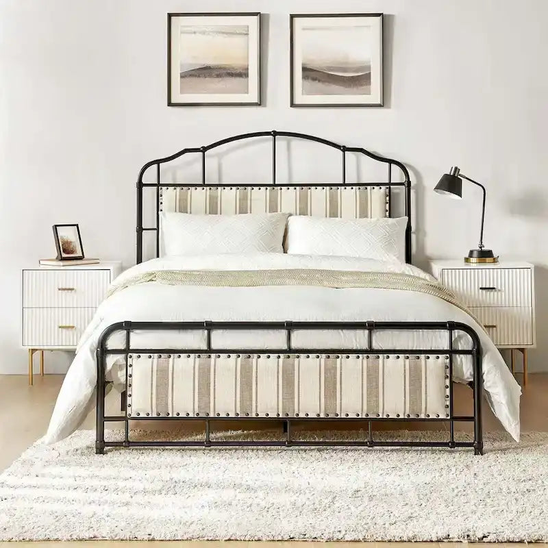 Lit plateforme en métal industriel avec tête de lit haute – Beige / Marron / Rayures, Queen, 1-2 personnes